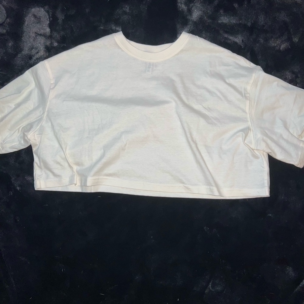 H&M cropped t-shirt *NEW NEVER WORN NO TAGS